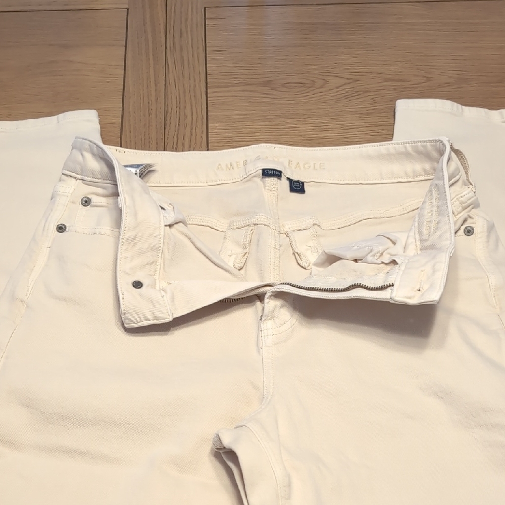 American Eagle Outfitters Off-White Stretch Jeans